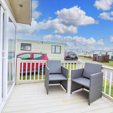 Beautiful 6 Berth Caravan By The Beach In Suffolk Ref 40076Nd Lowestoft Eksteriør billede