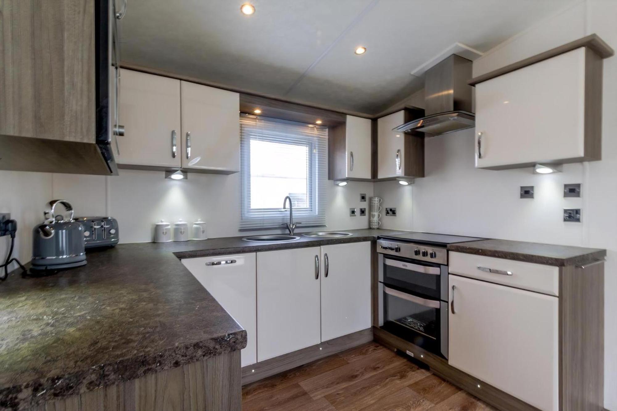 Beautiful 6 Berth Caravan By The Beach In Suffolk Ref 40076Nd Lowestoft Eksteriør billede