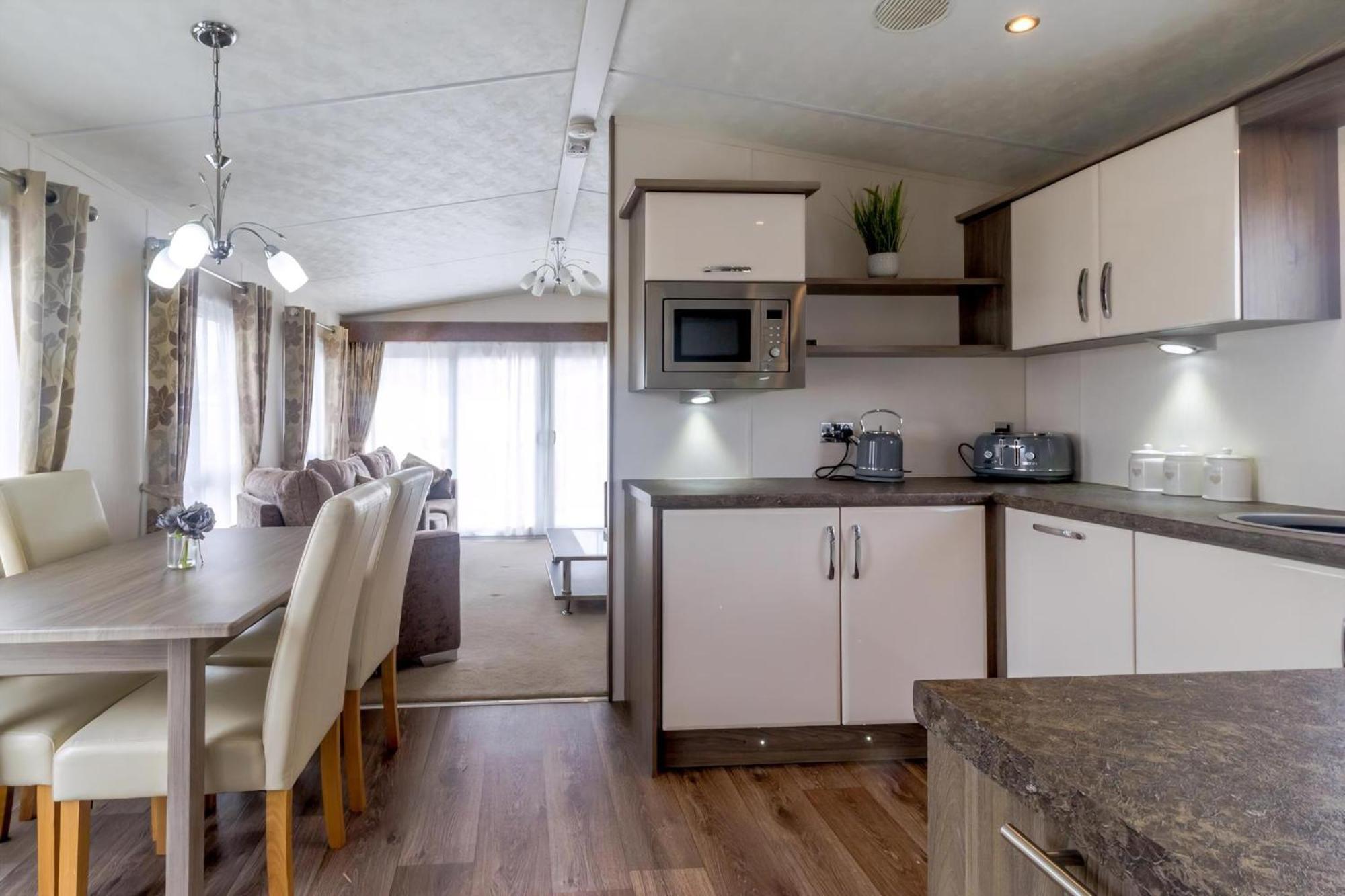 Beautiful 6 Berth Caravan By The Beach In Suffolk Ref 40076Nd Lowestoft Eksteriør billede