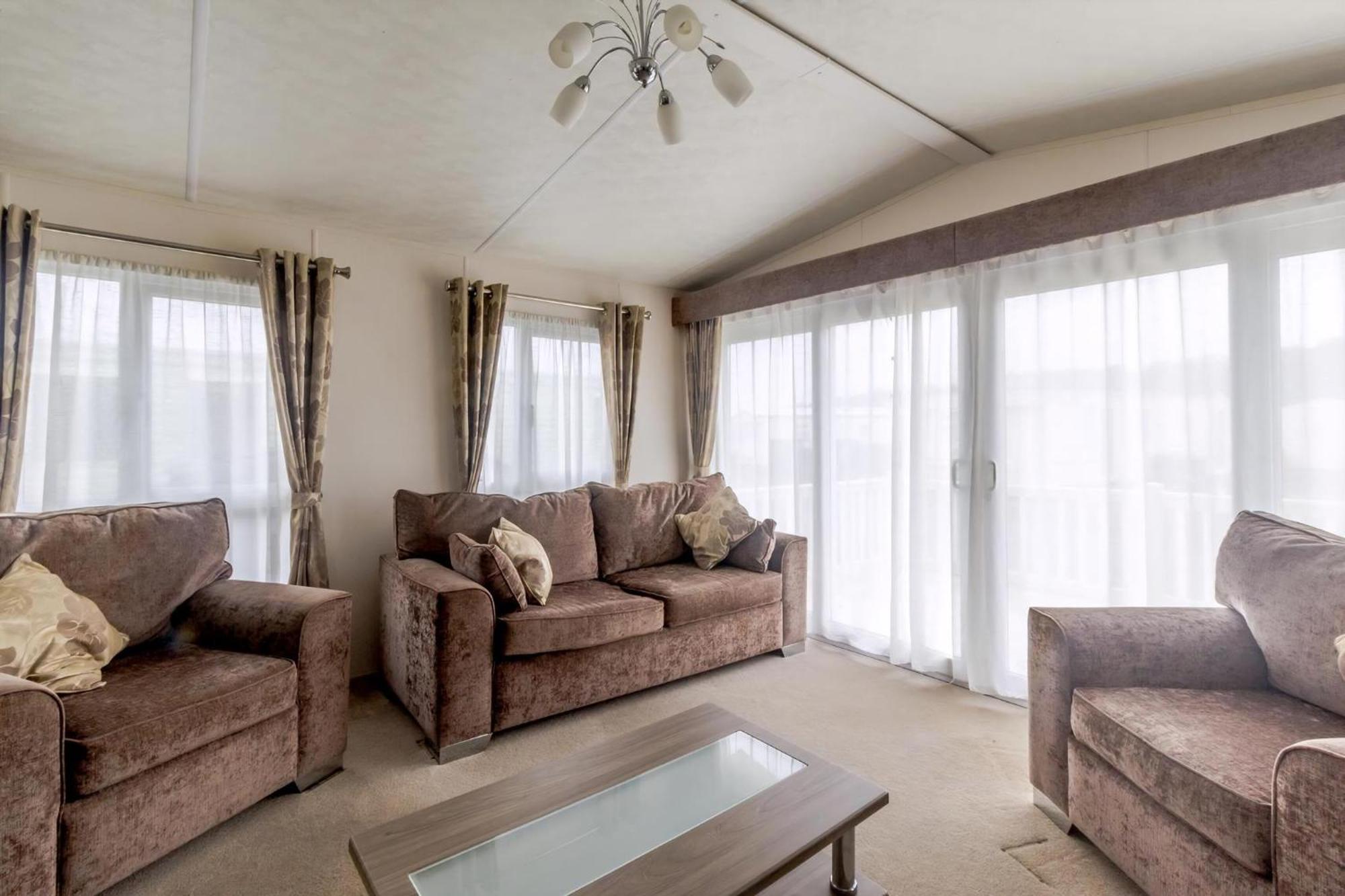 Beautiful 6 Berth Caravan By The Beach In Suffolk Ref 40076Nd Lowestoft Eksteriør billede